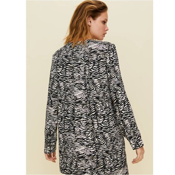 Zebra Print blouse - Picture 5 of 10